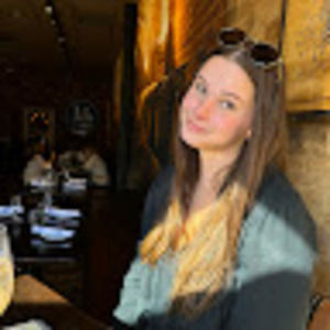 Meet your Posher, Olivia